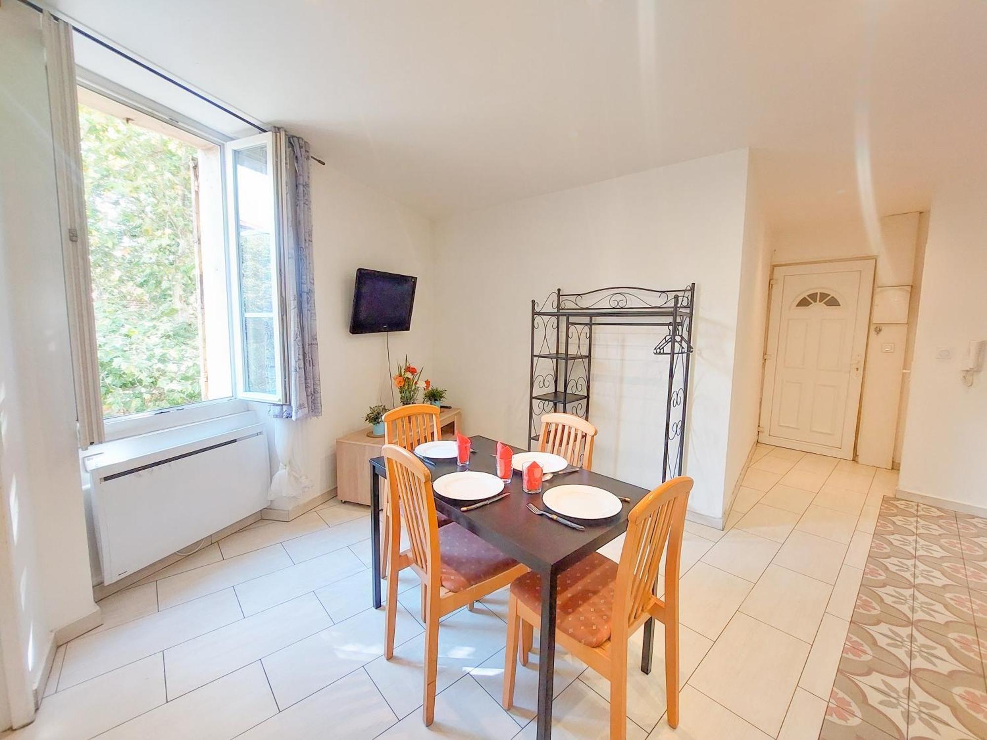 Charmant Appartement Pres Du Marche, Gare Et Port A 5Mn Toulon Exterior foto